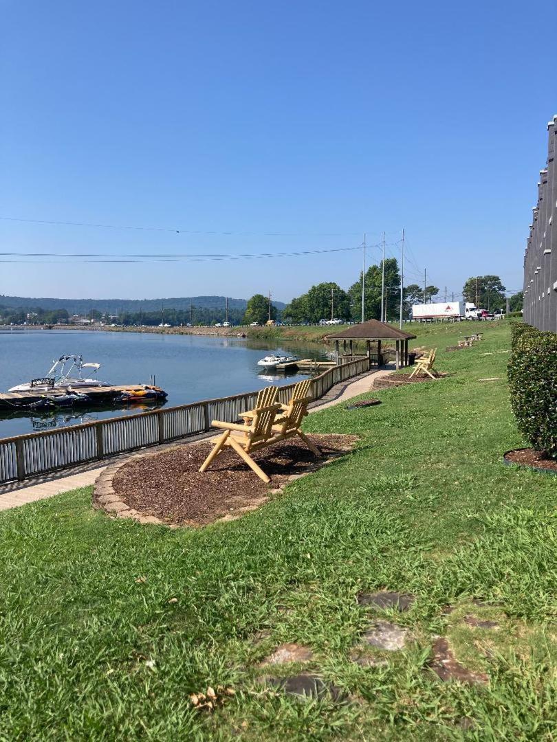 Wyndham Garden Lake Guntersville Exterior photo