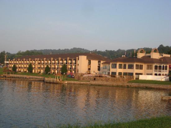 Wyndham Garden Lake Guntersville Exterior photo