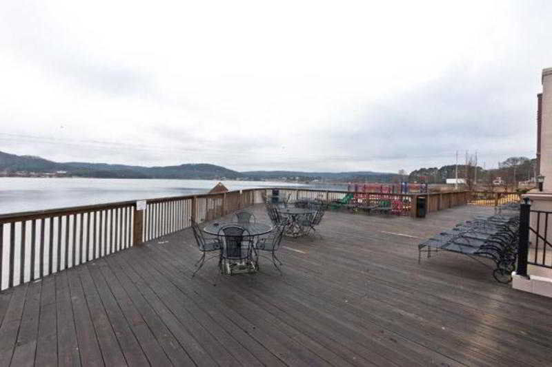 Wyndham Garden Lake Guntersville Exterior photo
